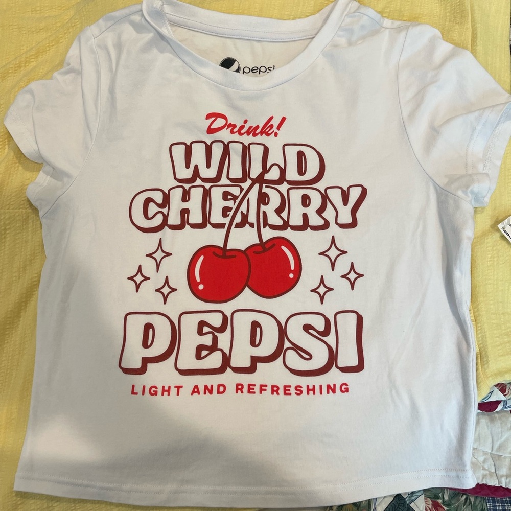 Pepsi White and Red Short Sleeve Cropped Tee Retro Style